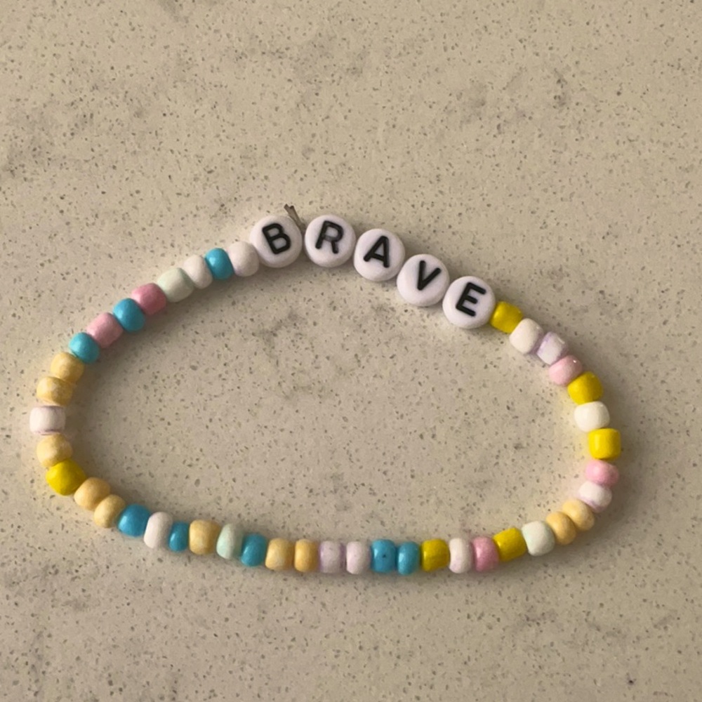 Preppy bracelet, brave
